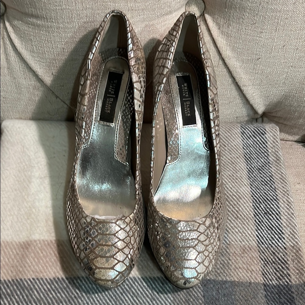 Kenneth Cole Reaction Bronze Croc-Embossed Women's Pumps